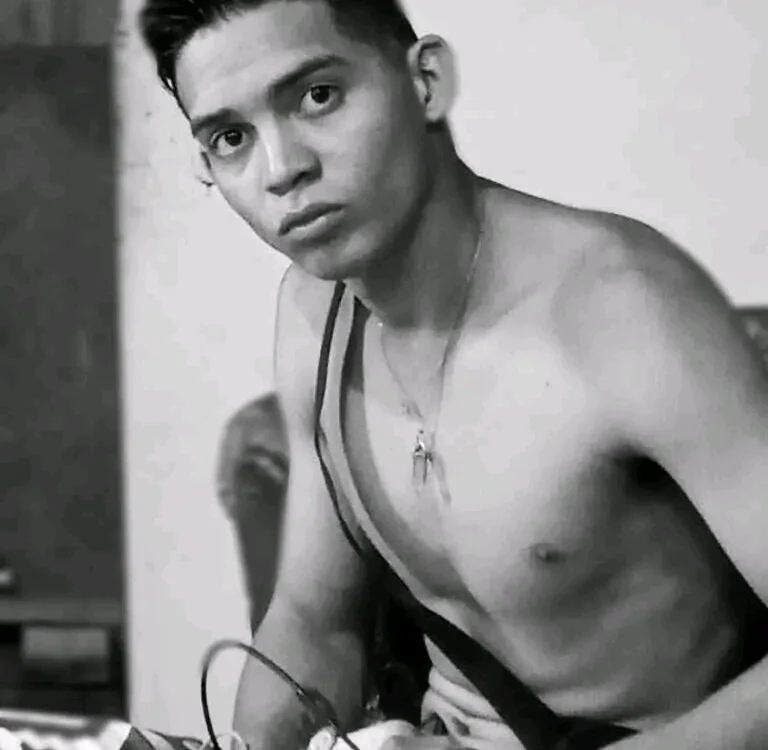 jeff98's Offline XXX Chat