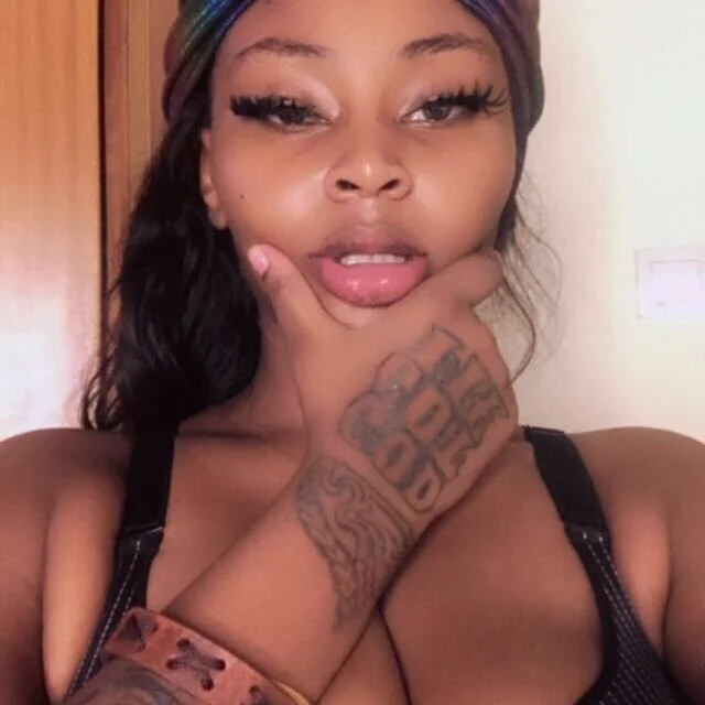 Offline XXX chat modela Naughtyy_xx