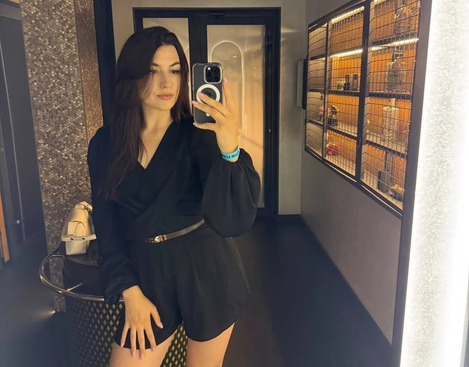 BrunetteCandy22's Offline XXX Chat