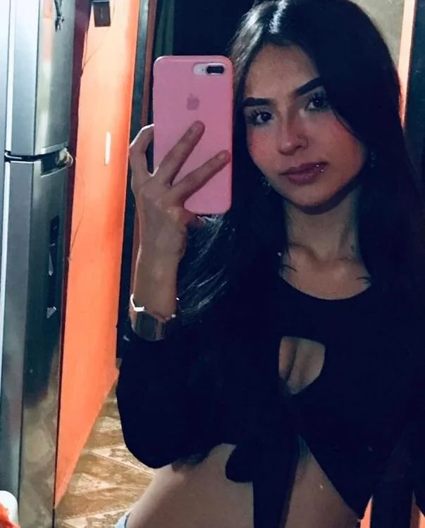 Charlottee_Jones_ offline chatrum