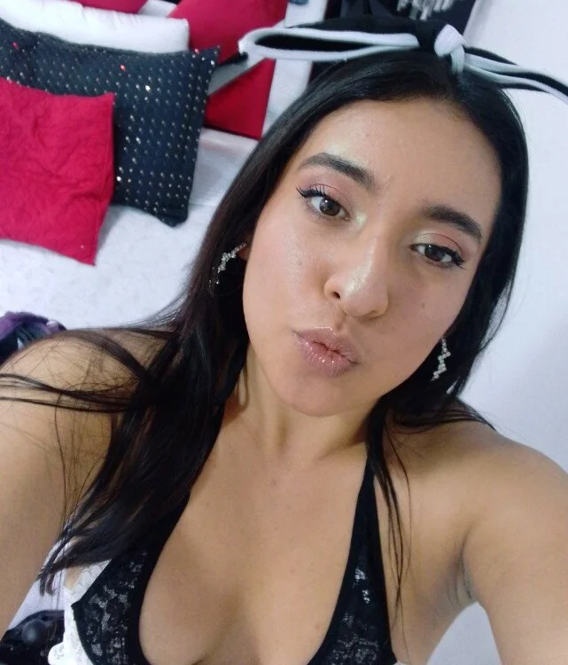 stormmkira58's Offline Chat Room