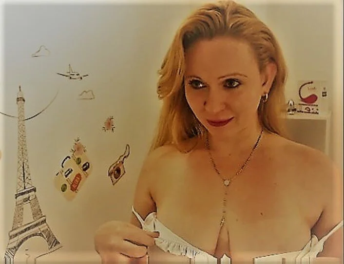 _FallenAngel_Hot's Offline Chat Room