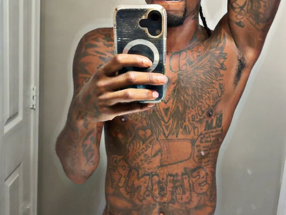 TattedRasta2x0 離線 XXX 聊天