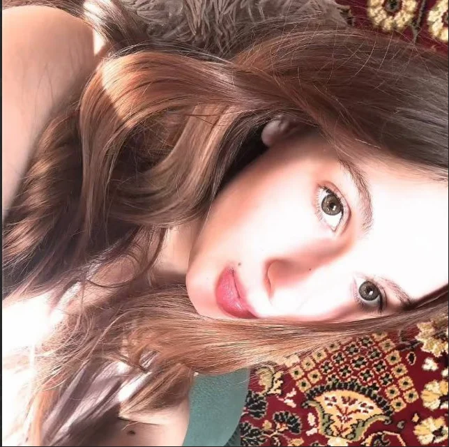 CorinaValen's Offline Chat Room