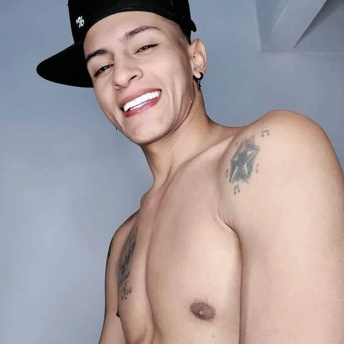 gustavo_saaled19_'s Offline XXX Chat