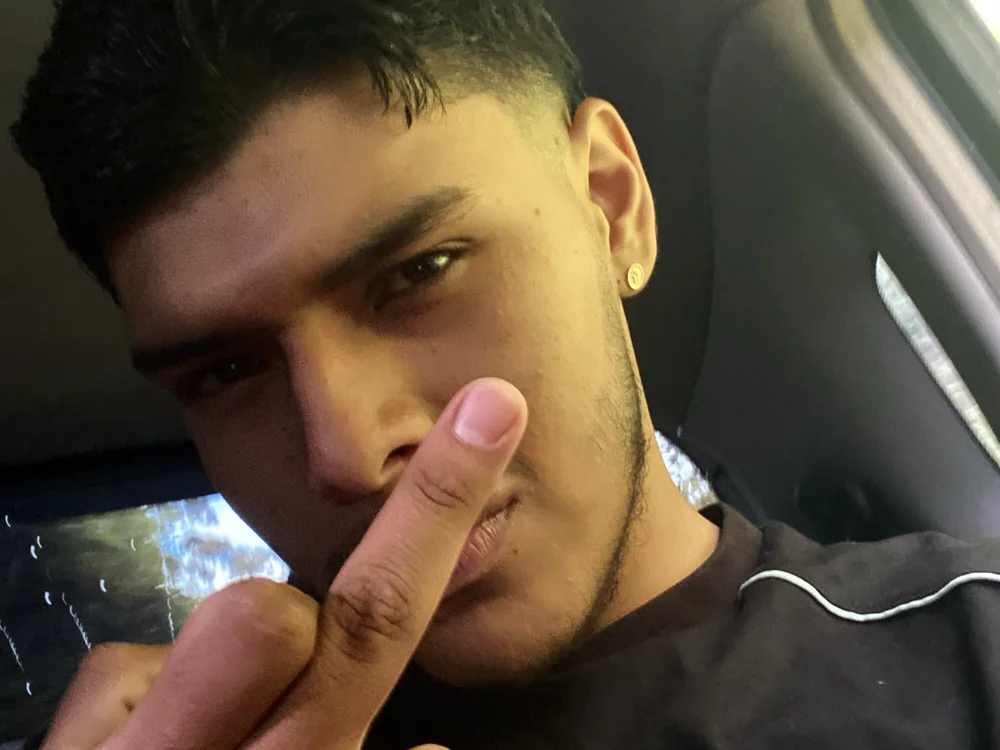 stivenruiz1303 Offline XXX-chat