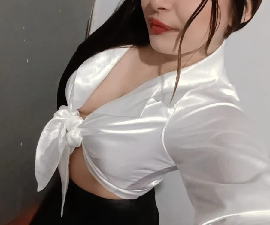 miel_wild's Offline XXX Chat