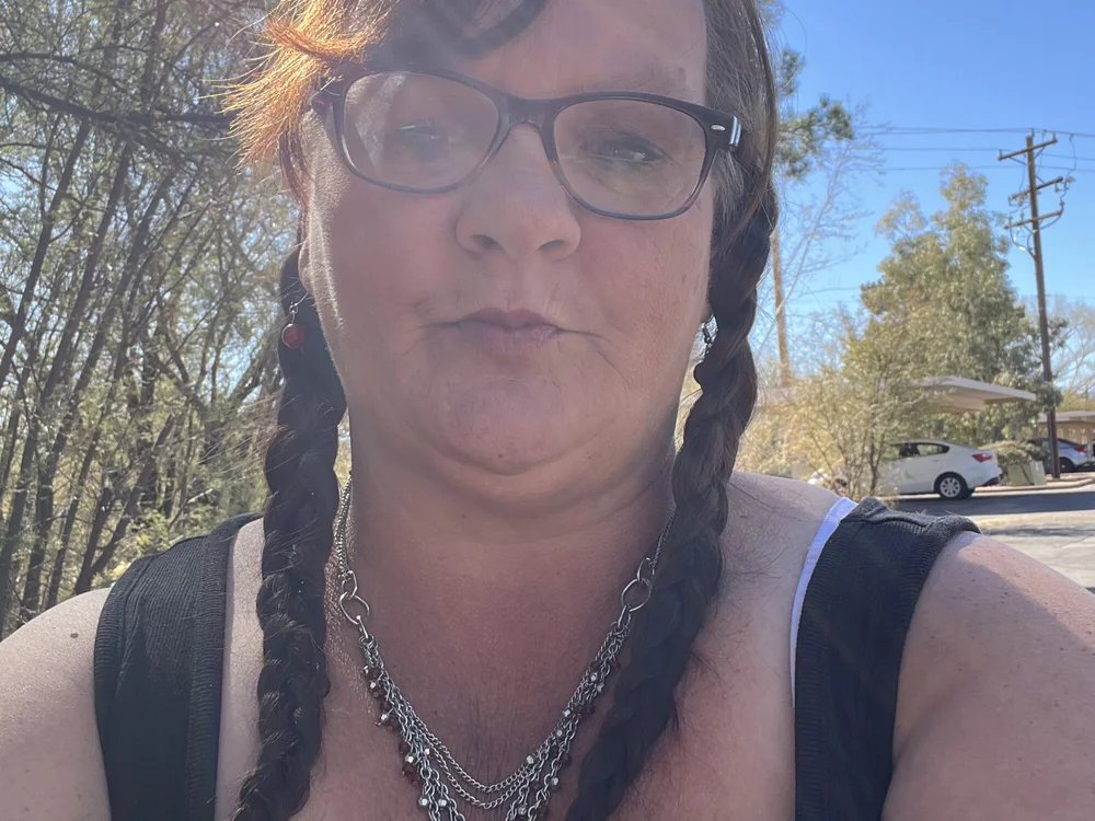 Bbwlovesex's Offline Chat Room