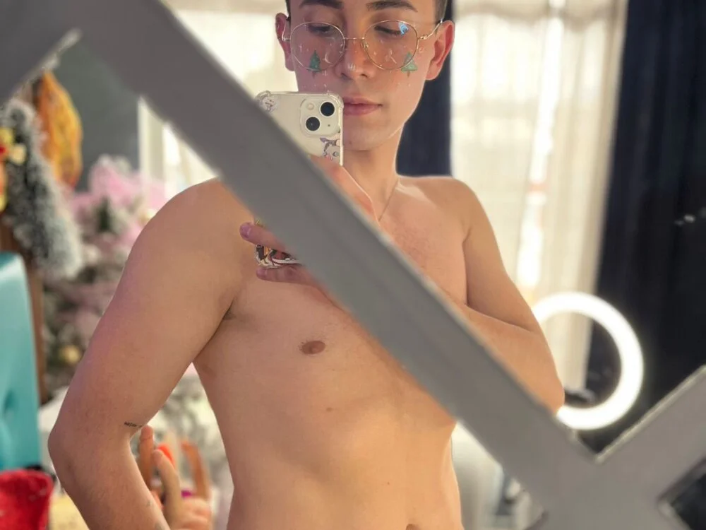 Naughty__Chriss Offline XXX-Chat