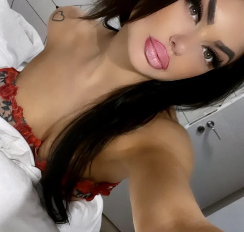 aishahottie Offline XXX-Chat