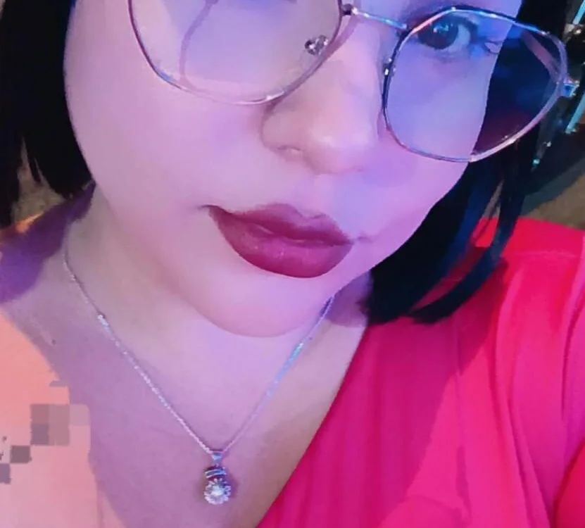 Curvy_sexyvalen's Offline XXX Chat