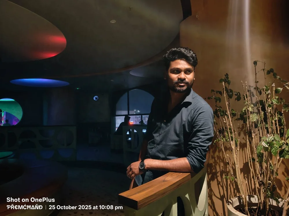 Nazeer8897 Chat XXX Ngoại tuyến