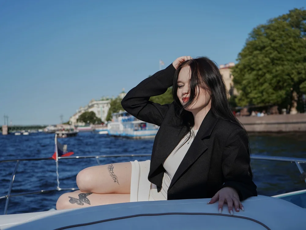 Kiki_Coleman offline chatrum