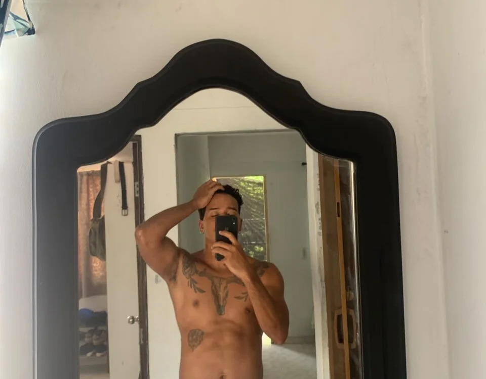 Offline XXX chat modela LucasBlaze_