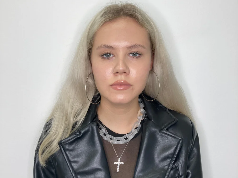AnabelRouss' Offline Chat Room
