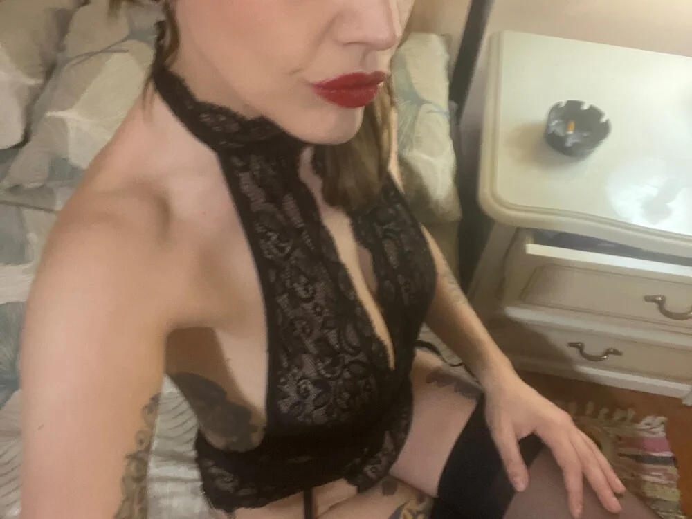 SarettaB90 Chat XXX offline