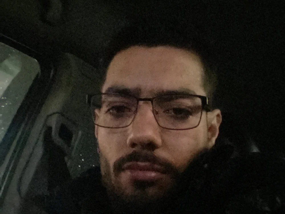 DickForYourAss2000's Offline Chat Room