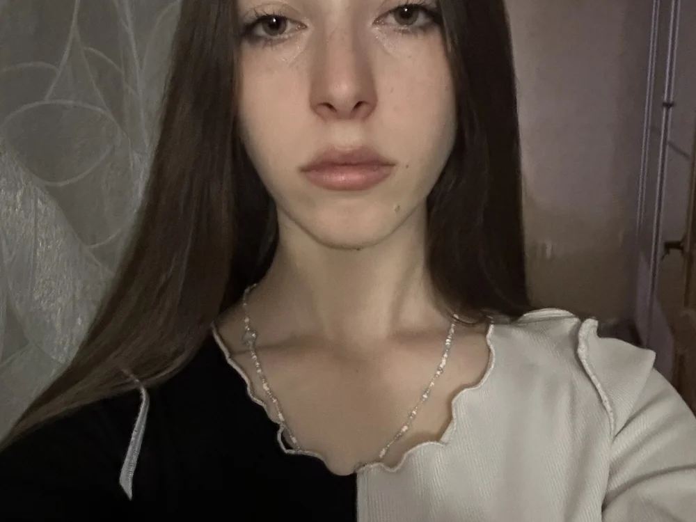 AnnaQuteshow's Offline XXX Chat