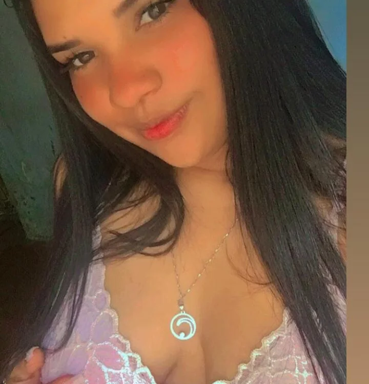 julieta_diamond's Offline XXX Chat