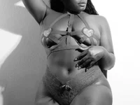 Model Asha_Brown