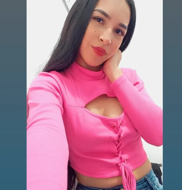 Sandraa_Arango_'s Offline Chat Room