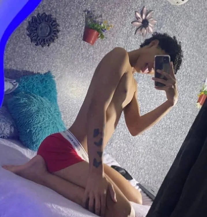 MatewHottxxx Offline XXX-chat
