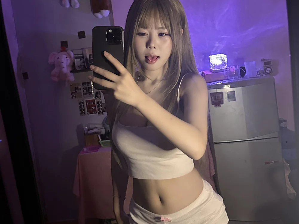 Chat +18 de Emely-lysea ao vivo