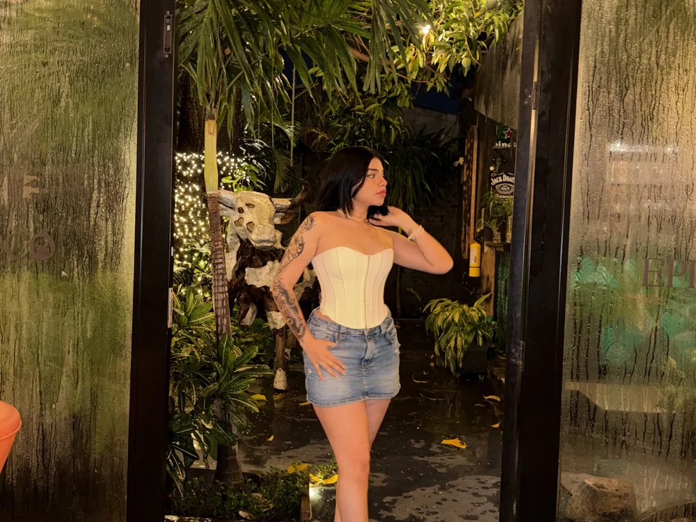 Ashley_Jonesx's most recent online preview
