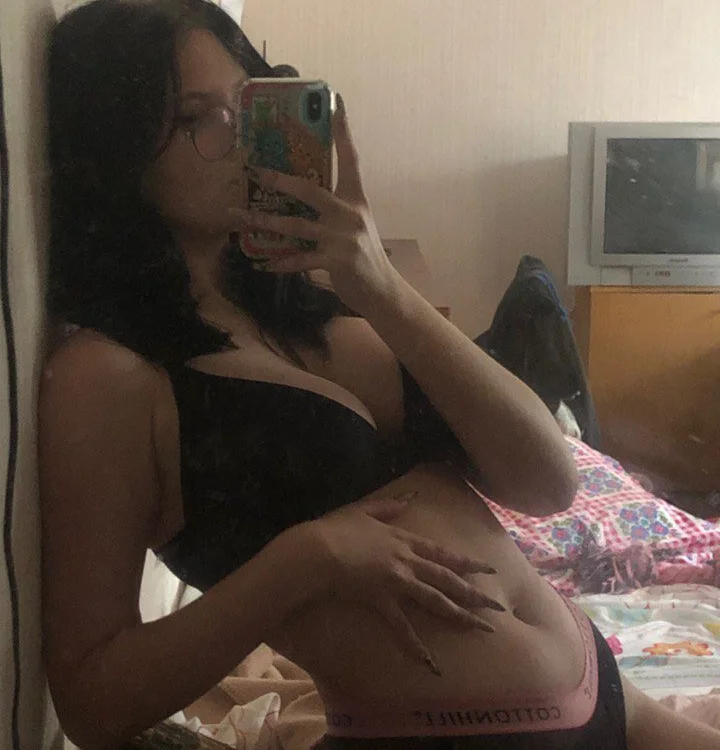 YouShyPassion's Offline XXX Chat