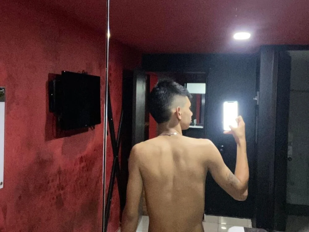 Chat XXX offline de Naughty_gabo010