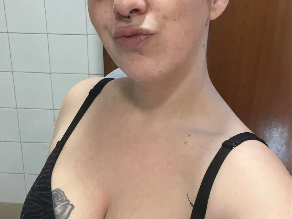 samanthaaaa Offline XXX-Chat