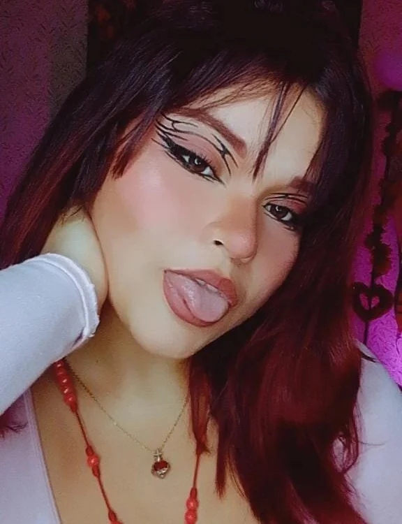Sky_Yara1's Offline Chat Room