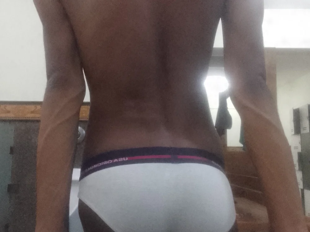 Nick_fucker_ 離線 XXX 聊天