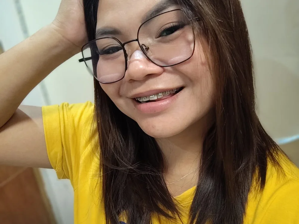 PrettyBritanny93's Offline Chat Room
