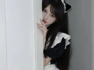 Yr_kitten_333 on StripChat