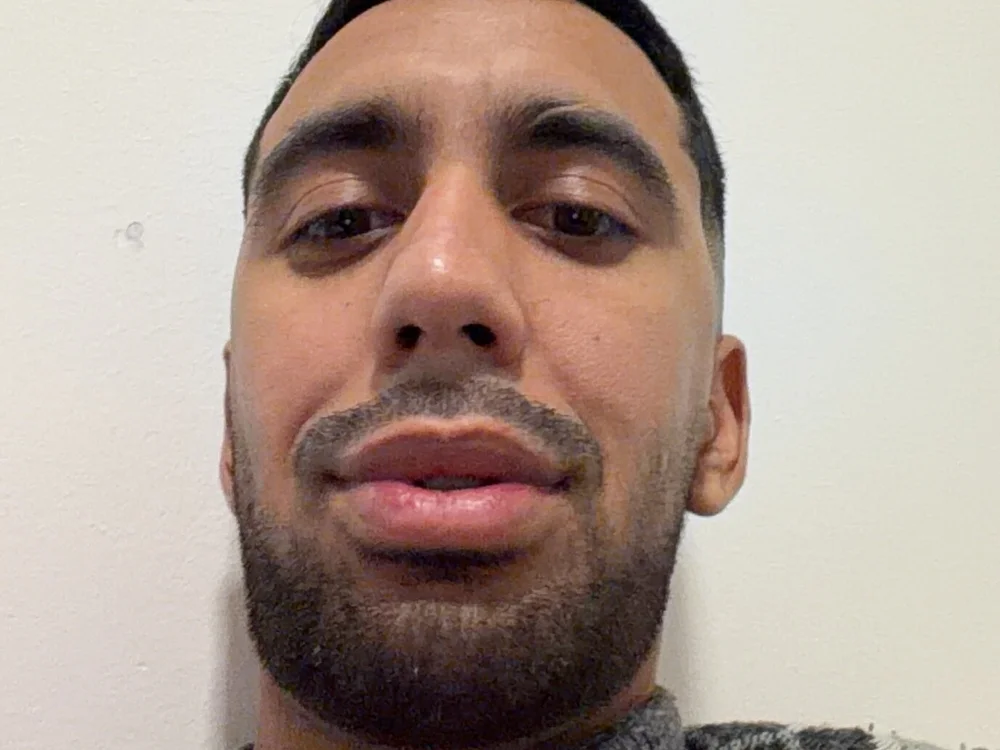ffernando30's Offline Chat Room