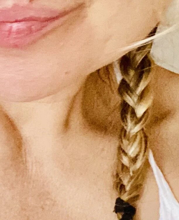 Leyna_liu Obrolan XXX Offline