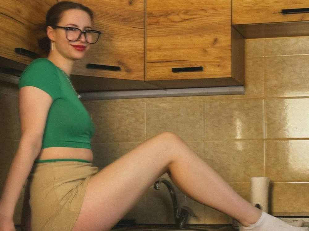 Eveline_Adelaide's Offline XXX Chat