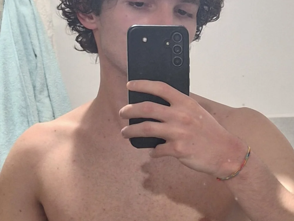 Curly_twink0 offline chatrum