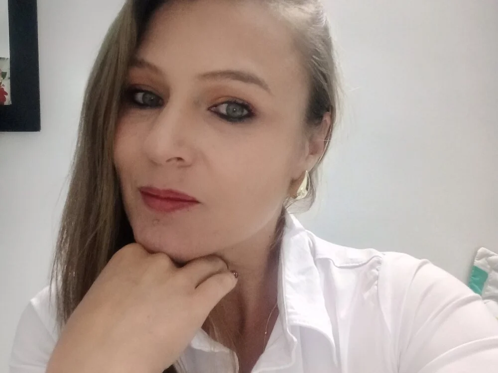 angel_yours11's Offline XXX Chat