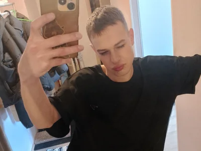 pretty_roman profile