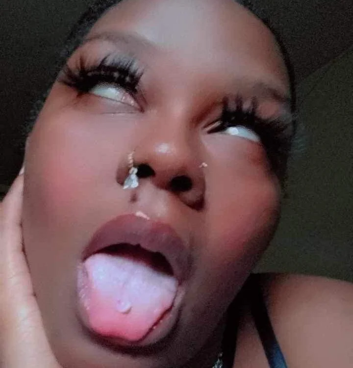 BuggyTina88's Offline XXX Chat