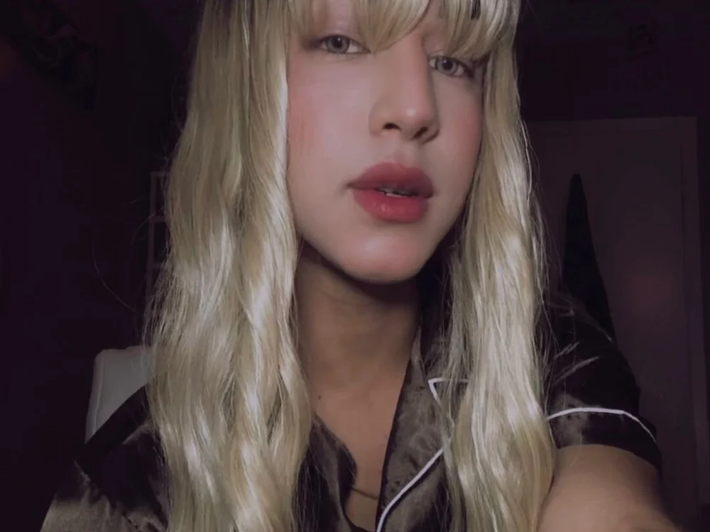 VickySandoval_'s Offline XXX Chat