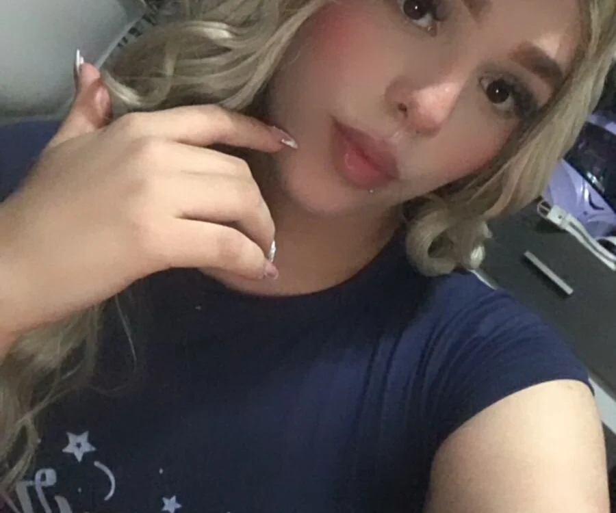 Melody_p Adlı Modelin Çevrimdışı XXX Sohbeti