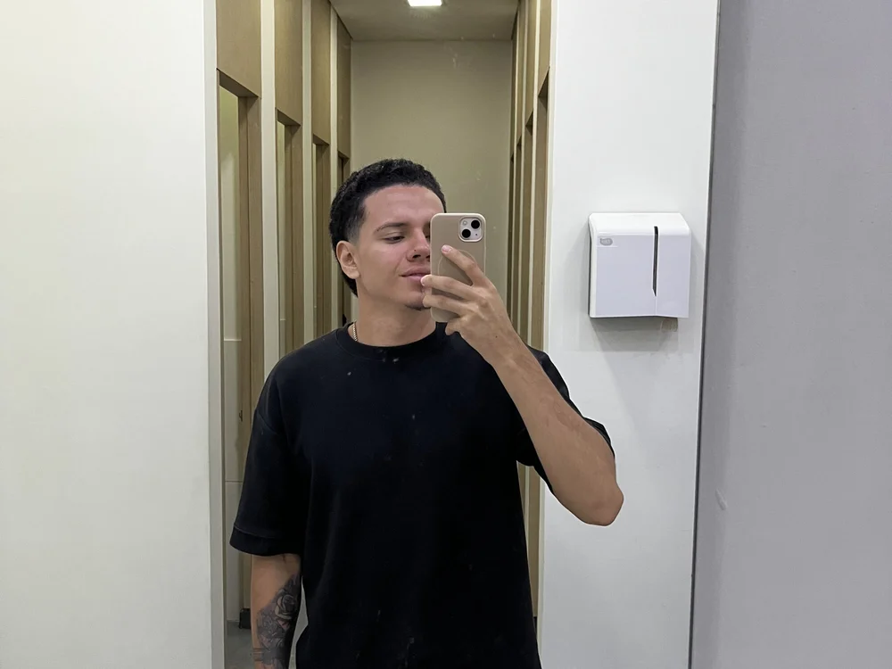 Bilik Sembang Luar Talian Adrian_Noir89