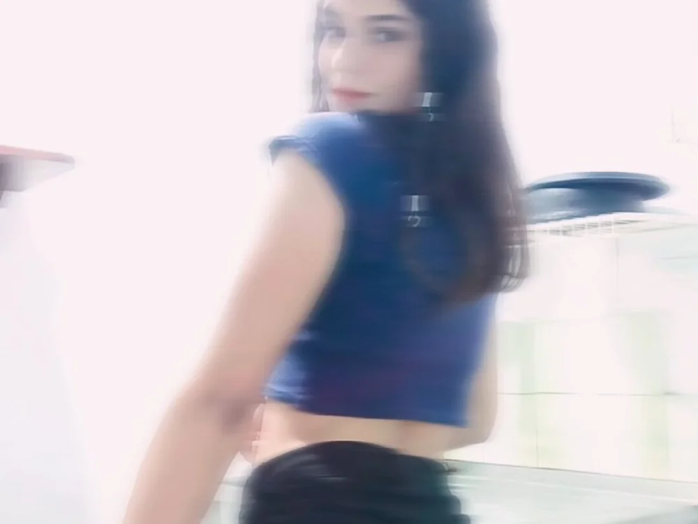 Vicky02_'s Offline Chat Room
