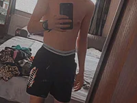 blondboy013's webcam live show