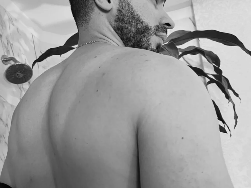 Chatroom XXX hors ligne de AxelThompson_