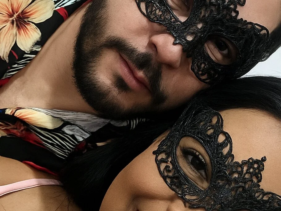 Onlyjustbru Offline XXX Chat