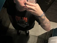 VnLuff's webcam live show